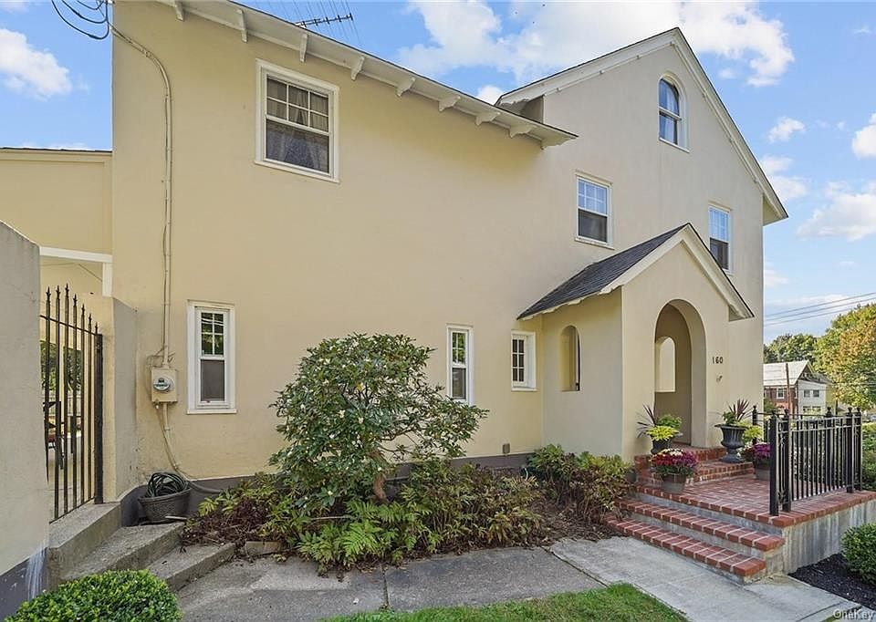 1st image of 160 Highland Ave