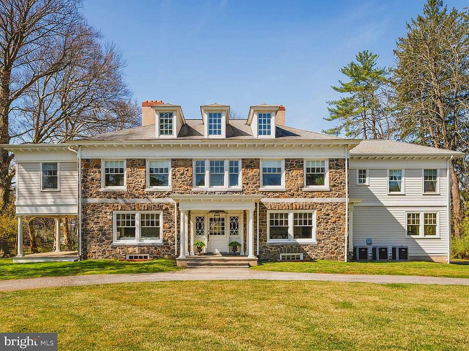 1st image of 422 Dorset Rd