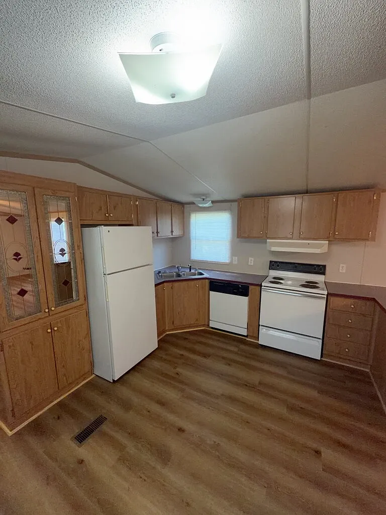 2 bed, 2.0 bath, 910 sqft, $950 — Photo 3