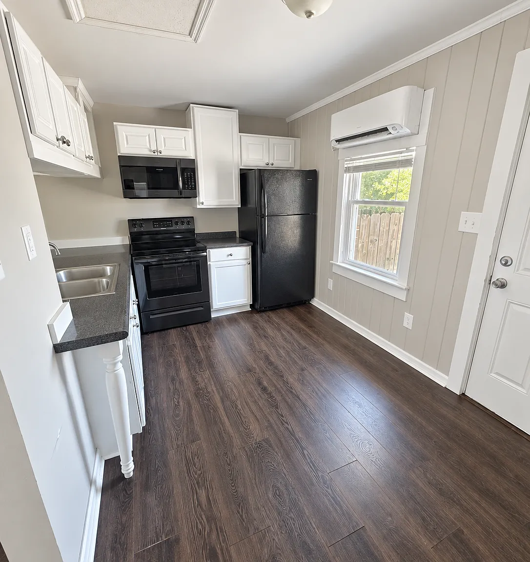 222 Richlands Avenue - 3 — Photo 4