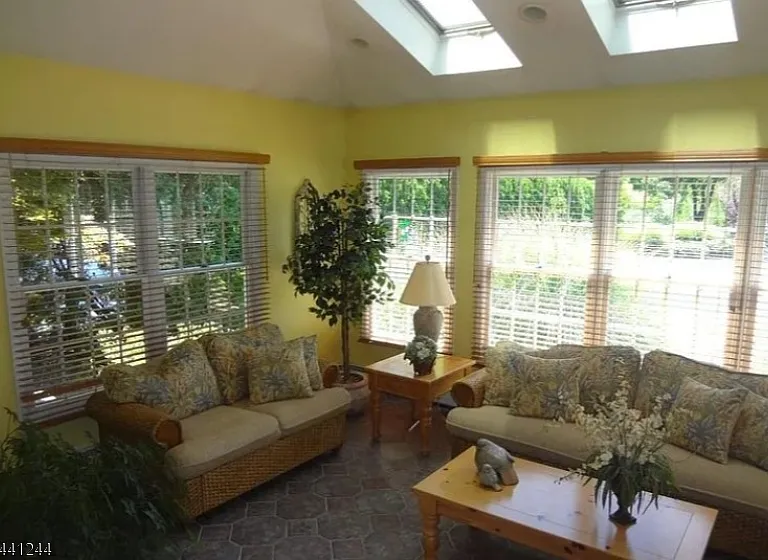 246 Fresh Ponds Rd — Photo 28