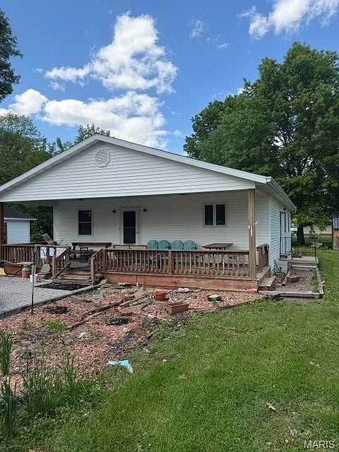 1st image of 561 S Main St