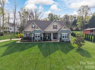 25 W Haven Dr, Arden, NC 28704