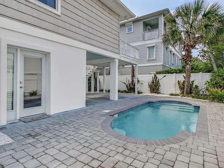 1766 Beach Ave — Photo 53
