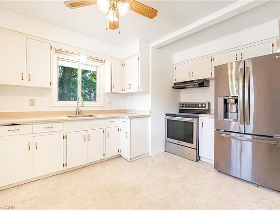 5th image of 295 Millvue St