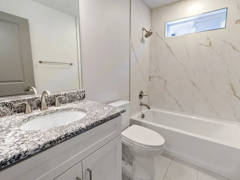 1720 E Edison St — Photo 41
