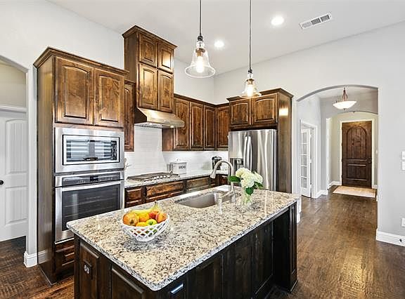 5th image of 501 Palamedes St