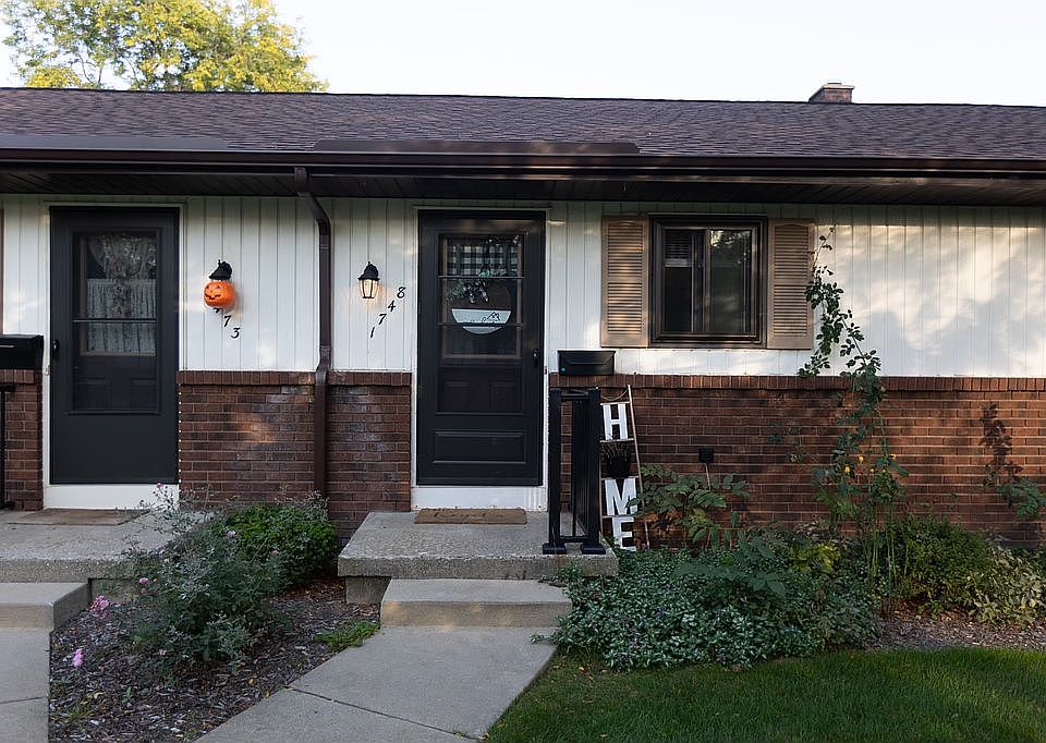 1st image of 8471 Elkwood Dr SW