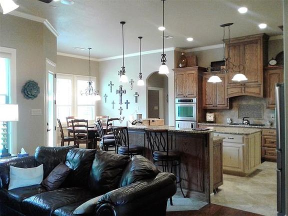 3rd image of 125 Silver Hill Ct