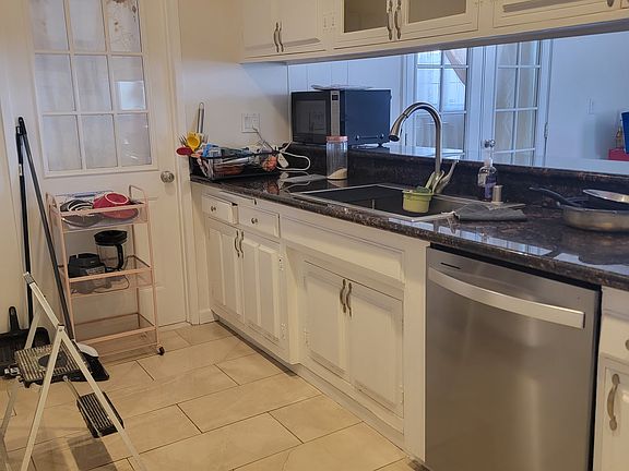 5th image of 15949 Napa St #1