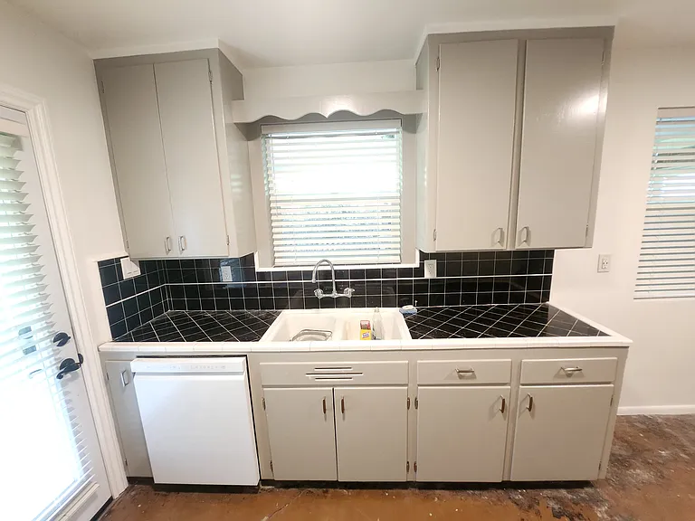 1519 E Cedar St — Photo 7
