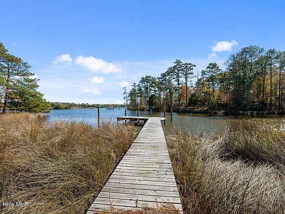 3rd image of 625 Plantation Parkway