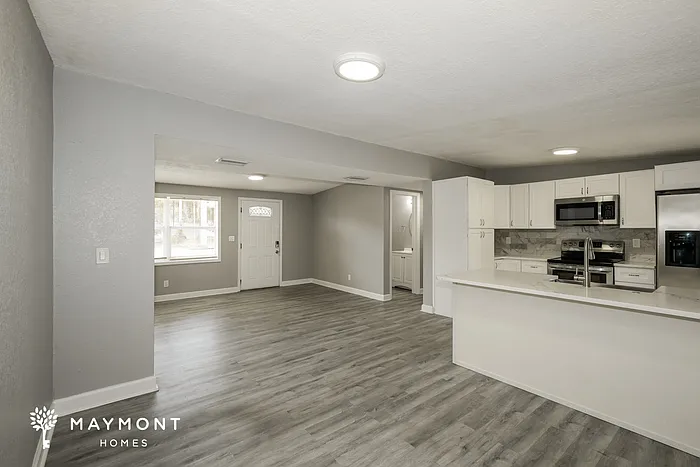 3002 E Yukon St — Photo 5