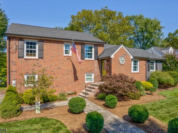 14 Burgess St, Chatham Boro, NJ 07928