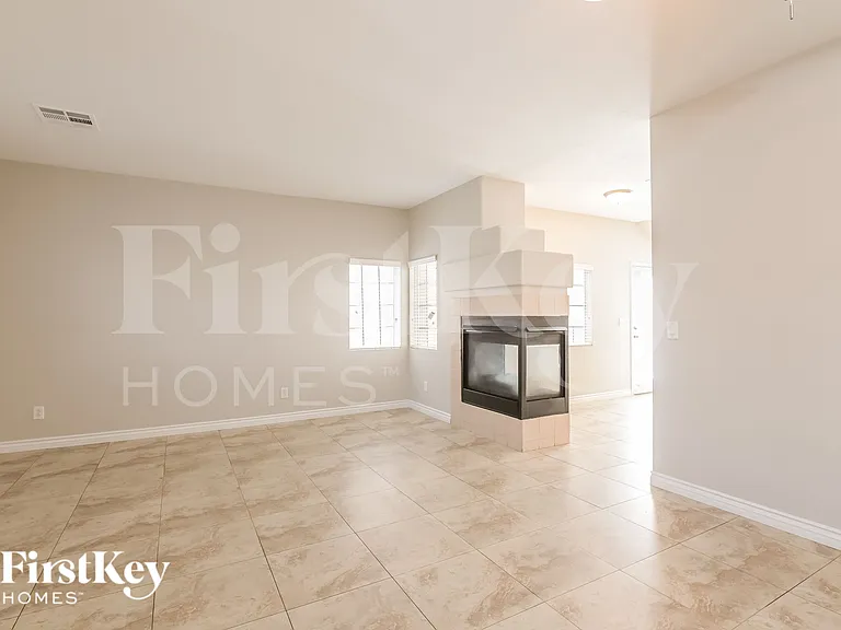 2465 Belt Buckley Dr — Photo 3
