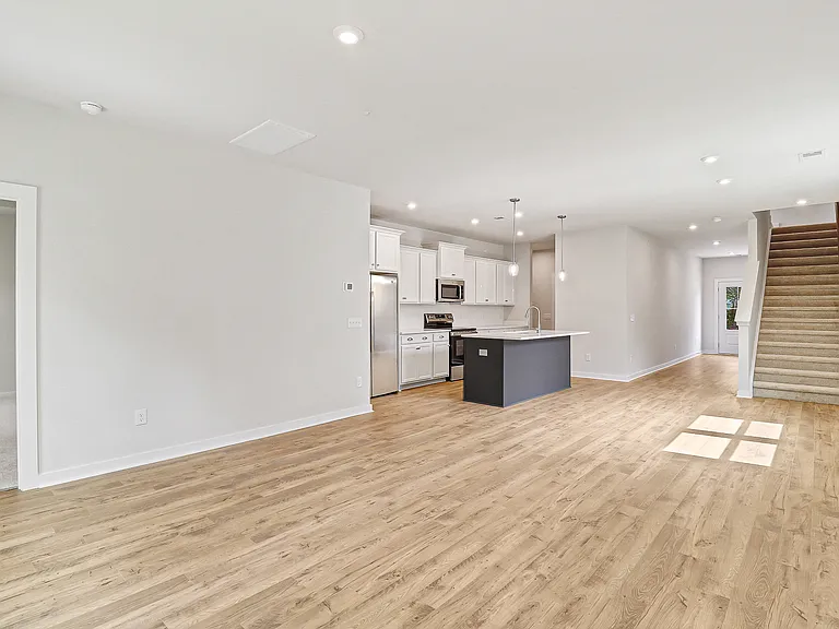 146 Lockwood Dr — Photo 13