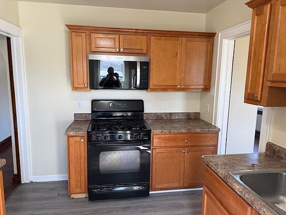 4th image of 543 E 28th Ave