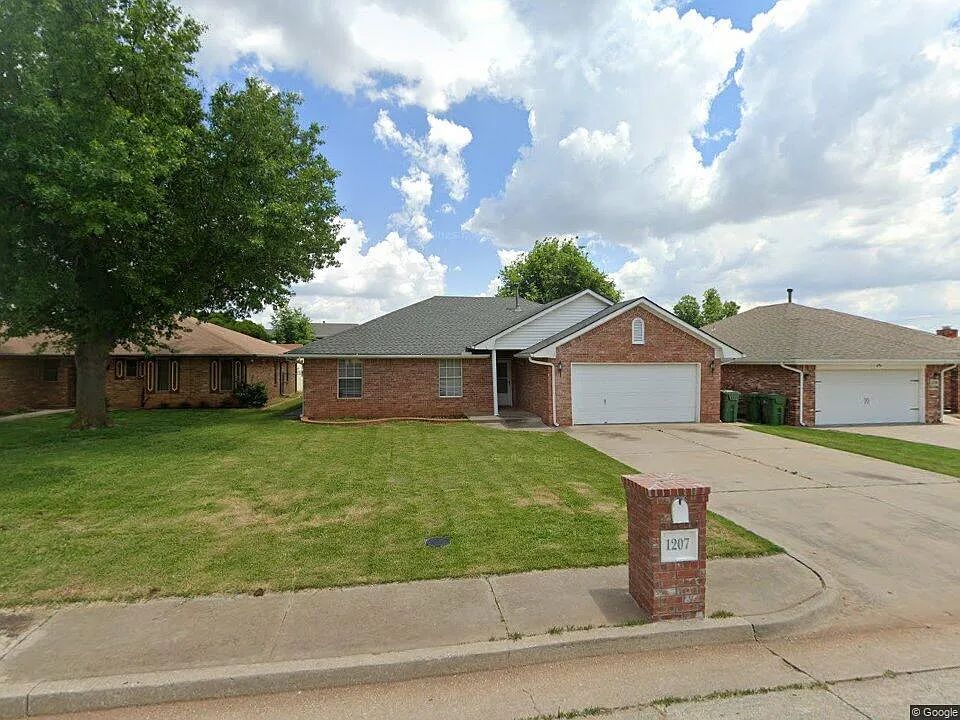 1207 Garden Grv