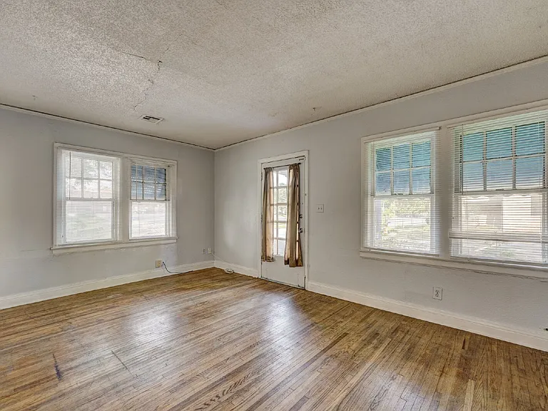 731 S Rockford Ave — Photo 6