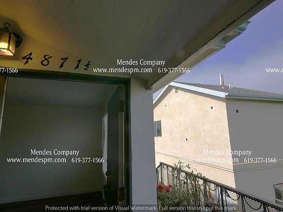 3rd image of 4871 1/2 Del Mar Ave