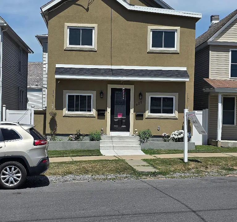 925 South St #2