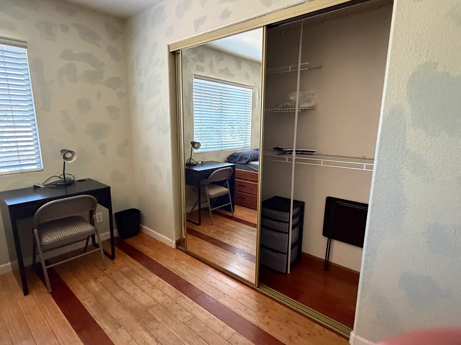 5 bed, 2422 sqft, $1,050 — Photo 4