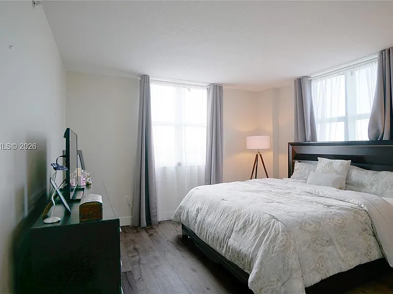 117 NW 42nd Ave #708 — Photo 6