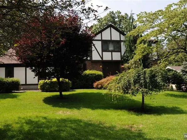 959 Soldier Hill Rd, Oradell, NJ 07649