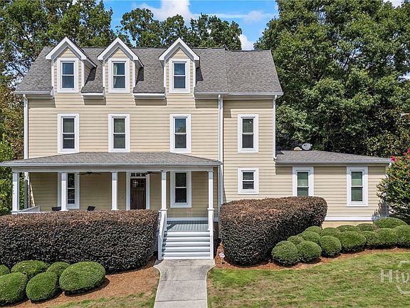 2nd image of 15 Chestnut Oak Run