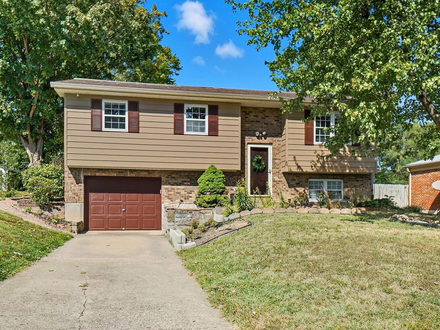 2720 Vera Cruz Dr, Villa Hills, KY 41017 | Zillow