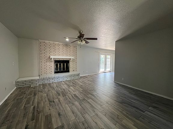 3rd image of 401 Wellington Ave
