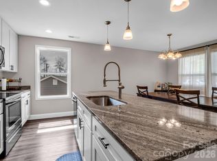 9 Shadowlawn Dr, Asheville, NC 28806