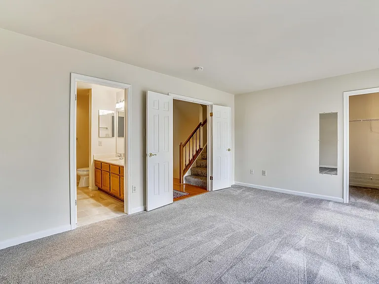 5205 Columbia Rd #9 — Photo 12