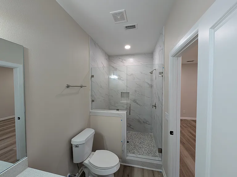 913 E Jefferson St #D — Photo 5