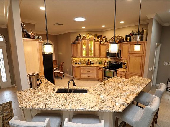 5th image of 622 Keller Ct