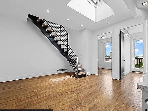 3rd image of 410 E 28th St APT 4D