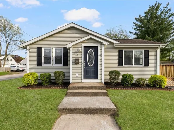 60 Greylawn Ave, Warwick, RI 02889