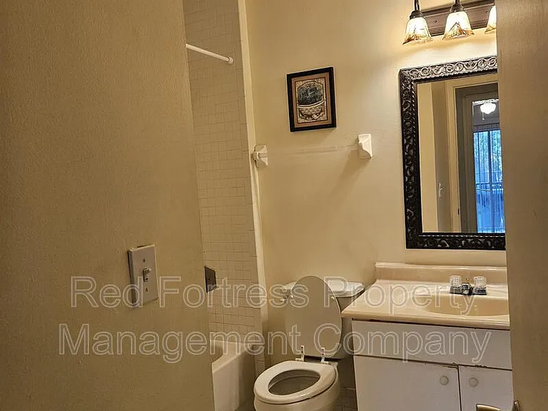 3419 Winkler Ave #516 — Photo 5