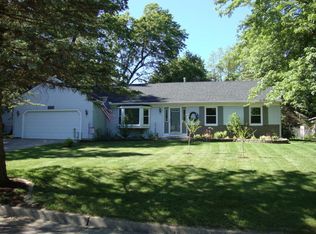 6341 Willow Brook Dr, Kalamazoo, MI