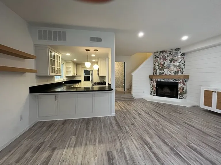 4927 Brighton Ave — Photo 7