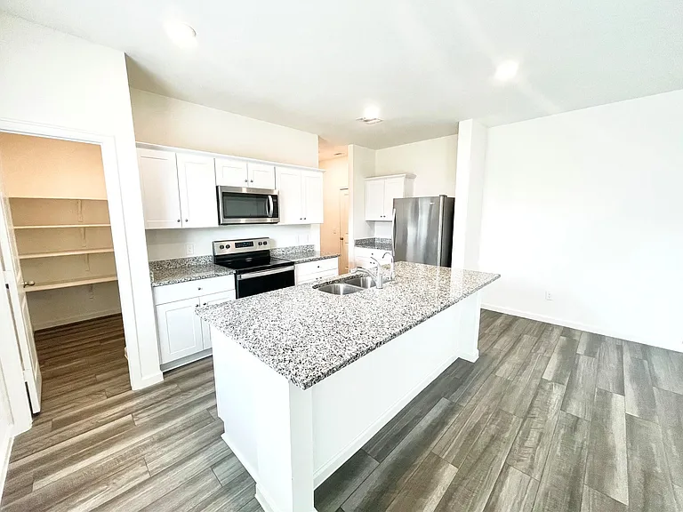 5915 Grantgrala Dr — Photo 20
