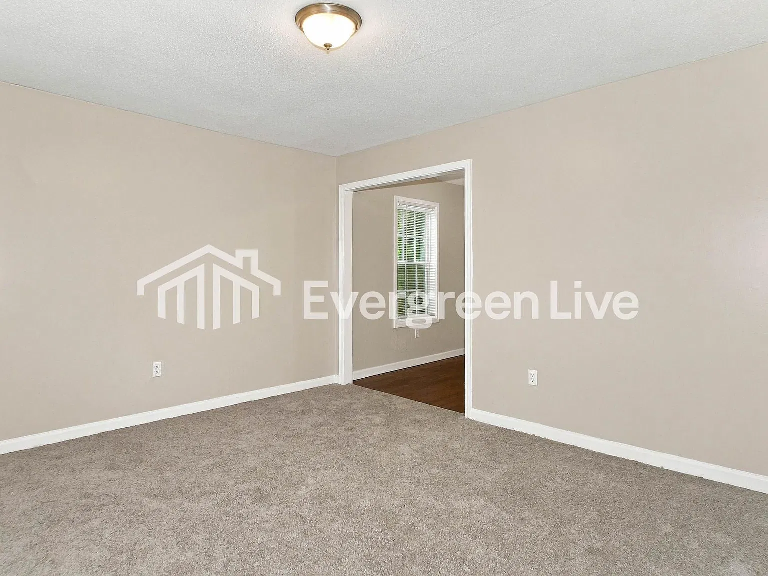3 bed, 2.0 bath, 903 sqft, $945 — Photo 4