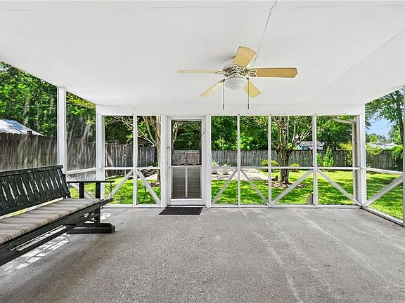2nd image of 917 Avenue J