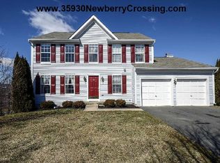 35930 Newberry Crossing Pl, Round Hill, VA 20141