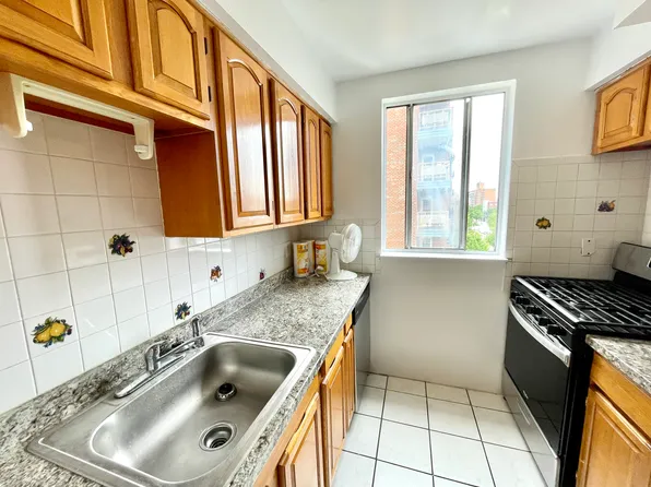2742 Johnson Ave APT 3, Bronx, NY 10463