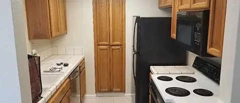7425 Oxford Cir — Photo 29