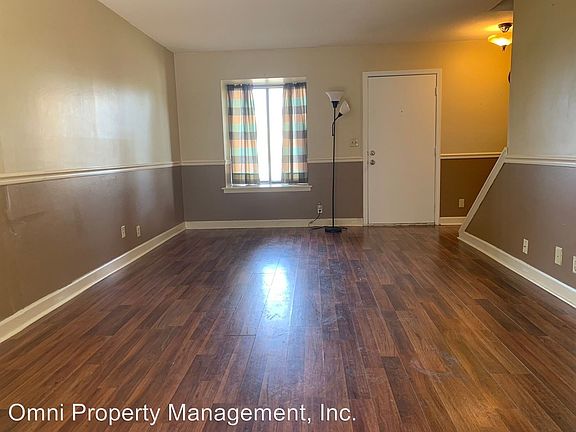 5th image of 6587 Poplar Ave