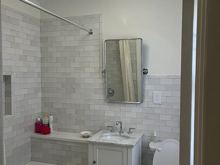Circle Rd — Photo 19