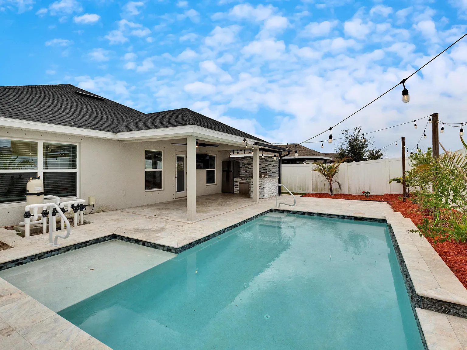 3 bed, 1704 sqft, $3,000 — Photo 3