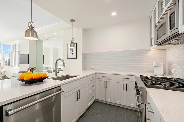 404 East 76th Street #17C in Lenox Hill, Manhattan | StreetEasy
